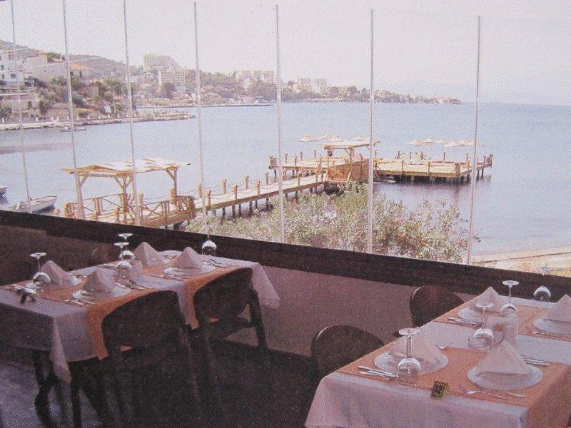 居吕克 Ikont酒店 餐厅 照片